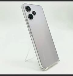 シルバー スマートフォン 3カメラのサムネイル