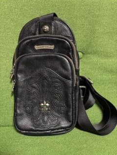 CHROME HEARTS ❗️クロムハーツ❗️百合の紋章❗️レザー ショルダーバッグ クロムハーツ CHROME HEARTS フレア ショルダーバッグ ワンショルダー