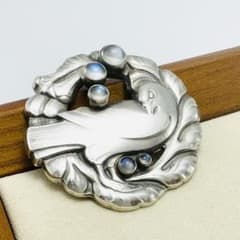  123 ムーンストーン　シルバー　ブローチ　925S GEORG JENSEN 123 ムーンストーン シルバー ブローチ 925S - メルカリ
