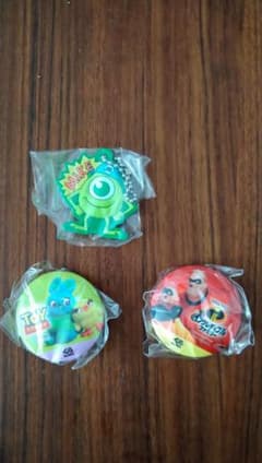 ピクサー　キャラクター　缶バッジ＆ラバーストラップのサムネイル