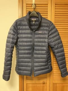 【超美品】FA25年製 パタゴニア ダウンセーター ネイビー Mサイズ メンズのサムネイル