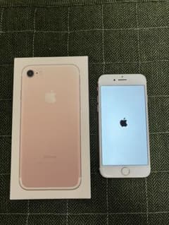 からあげ様専用　iPhone7 Rose Gold 32 GB SIMフリーのサムネイル