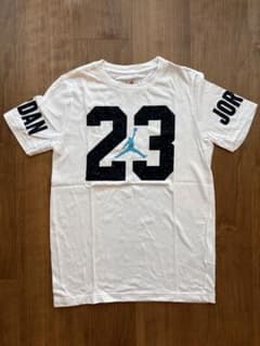 JORDAN Tシャツ M(132-147cm)未使用新品のサムネイル