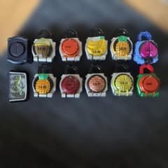 仮面ライダー鎧武　DXロックシード5個　食玩版3個ガシャポン版2個　ベルトパーツのサムネイル