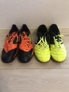 アディダス・umbro フットサルシューズのサムネイル