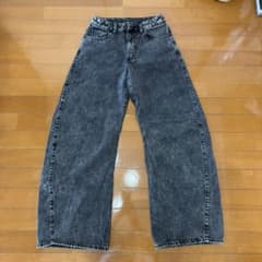 GU バレルレッグジーンズ　ブラック Sサイズのサムネイル