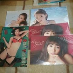 グラビアアイドルのグッズセットのサムネイル