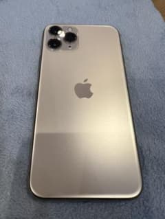 【美品】iPhone 11 Pro ゴールド 256 GB auのサムネイル