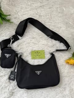 新品 プラダ ノベルティ ショルダーバッグ プラダ/ch | Mercari