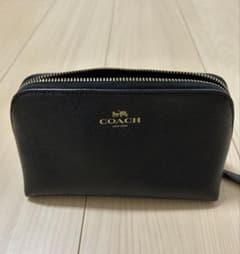 COACH ブラックポーチ ゴールドファスナーのサムネイル