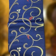 着物 帯 紺地 唐草文様 金彩のサムネイル