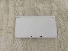 ポケモンソフト付【美品】New Nintendo 3DS LL ホワイトのサムネイル