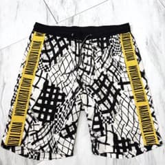 極美品 キムタク着用モデル⭐️マークアンドロナ ハーフパンツ ロゴ シアサッカー 極美品 キムタク着用モデル⭐️マークアンドロナ ハーフパンツ ロゴ