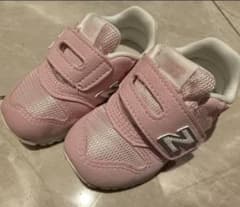 New Balance ピンク スニーカーのサムネイル