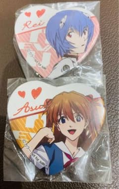 新品未開封 アスカ 非売品ハート型缶バッジ エヴァンゲリオン 式波アスカラングレー 制服 ハート型缶バッジ アスカ