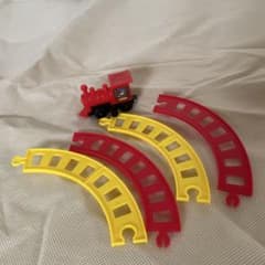 鉄道玩具 レールセット 赤 黄のサムネイル