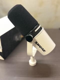 配信機器・PA機器・レコーディング機器 SHURE MV7+ White SHURE(シュア) MV7+ ポッドキャストマイクロホン (ホワイト) | Rock oN