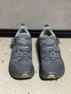 and wander ALTRA スニーカー グレーのサムネイル