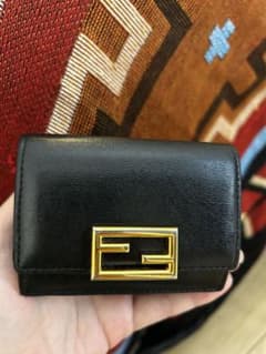 FENDIお財布のサムネイル