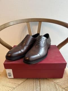 直営店購入 未使用】Ferragamo Goyaブラウン ドレスシューズ - メルカリ