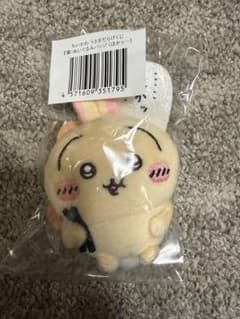 ちいかわ　うさぎだらけくじ　　バッジ　ホカッのサムネイル