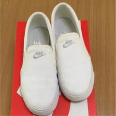 ひこりあ様専用 NIKE  トキ スリッポンのサムネイル