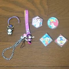 ディズニー キャラクター ストラップ キーホルダー バッジ 6点セットのサムネイル