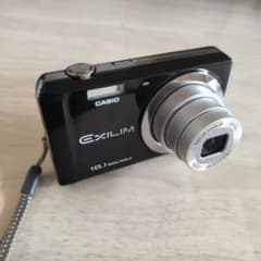 CASIO EXILIM 16.1メガピクセル コンパクトデジタルカメラ CASIO EXILIM 16.1メガピクセル コンパクトデジタルカメラ - メルカリ
