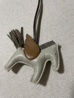 馬モチーフ バッグチャーム キーホルダー グレー ピンクのサムネイル