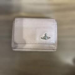 ヴィヴィアンウェストウッド　ピンク レザー 三つ折り財布 ロゴ付き　中古のサムネイル