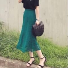 ユニクロ UNIQLO マーメイドレーススカート フレアスカートのサムネイル
