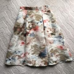 ジャスグリッティ 花柄スカートのサムネイル