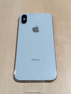 【本日最終日】iPhone Xs Silver 256 GB SIMフリーのサムネイル