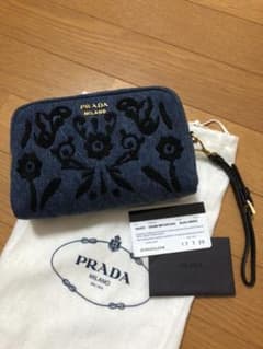 週末セール♡プラダデニム刺繍コスメポーチのサムネイル