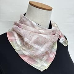 3-38.BASILE オリエンタルなペイズリーモチーフ　シルクスカーフ