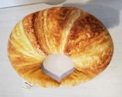 クロワッサンクッション ニトリのサムネイル