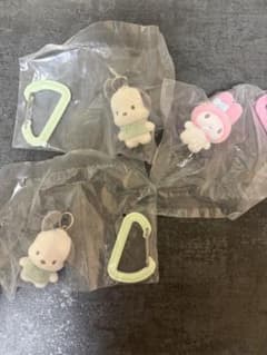 サンリオカラフルカラビナマスコットチャーム3個のサムネイル