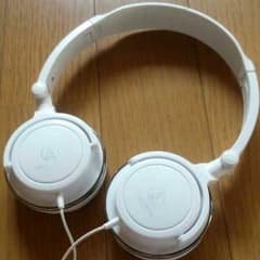 カノ嘘 ヘッドホン 色違い 白 価格変更して送料込にしました！のサムネイル