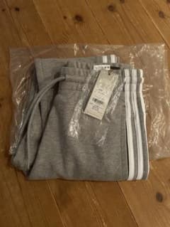 adidas スウェット グレーのサムネイル