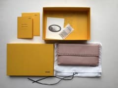 値下げ！未使用 FENDI セレリア 長財布 ローマンレザー ピンクのサムネイル