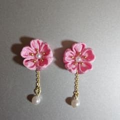 桜のピアス イヤリングのサムネイル