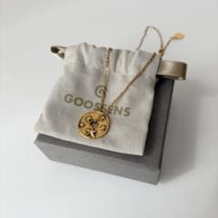 未使用箱付き】GOOSSENS × CHANEL ゴールドメダルネックレス - メルカリ