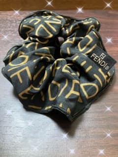 FENDI ロゴ シュシュ ヘアゴム - メルカリ