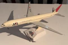 JAL BOEING 777-300ER 飛行機模型 1:200 JA732J - メルカリ