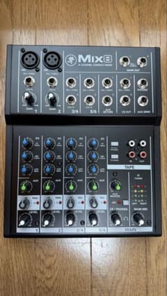 美品⭐︎MACKIE 超コンパクトアナログミキサー MIX8のサムネイル