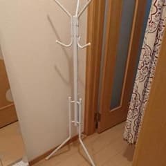 洋服かけのサムネイル
