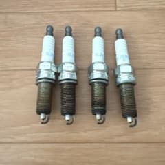 ル*ュ様 【zc33s】スイフトスポーツ 純正プラグ4本　NGK 8番 ILZKのサムネイル