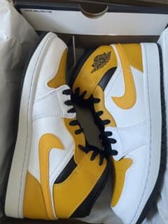 AIR JORDAN 1 MID エアジョーダン 1 未使用品のサムネイル