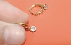 金属アレルギー対応★ゴールドカラー ストーン付 フープピアス 両耳用のサムネイル