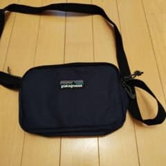 patagonia ネイビー ショルダーバッグのサムネイル